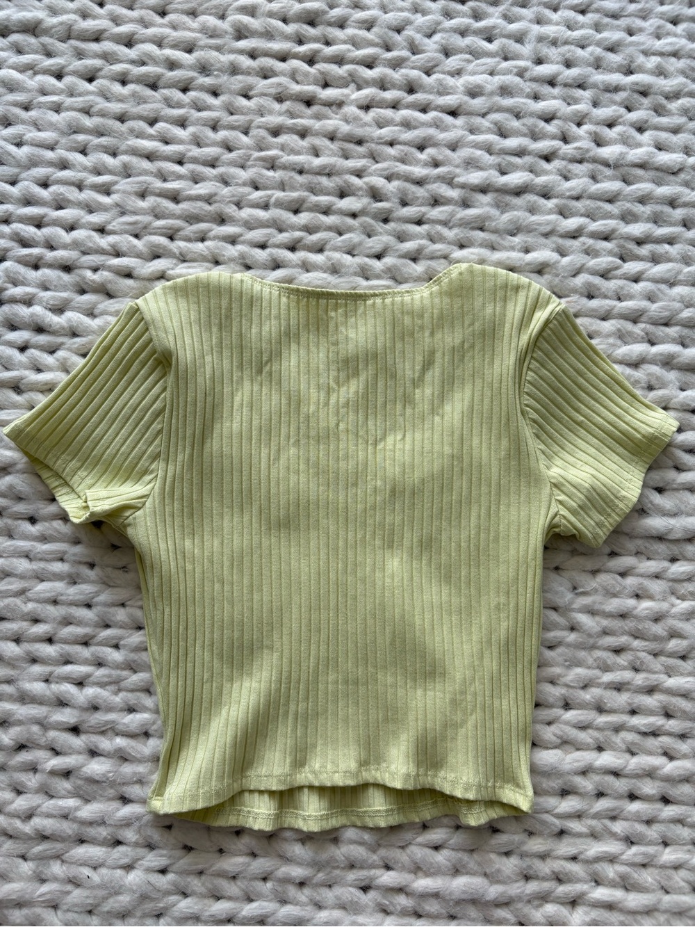 Lovers + Friends
Coco Tee
Color: Honeydew Green
XS
Scoop-Neck Crop Top - Picture 5 of 5